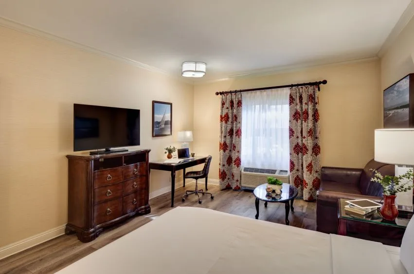King suite bed
